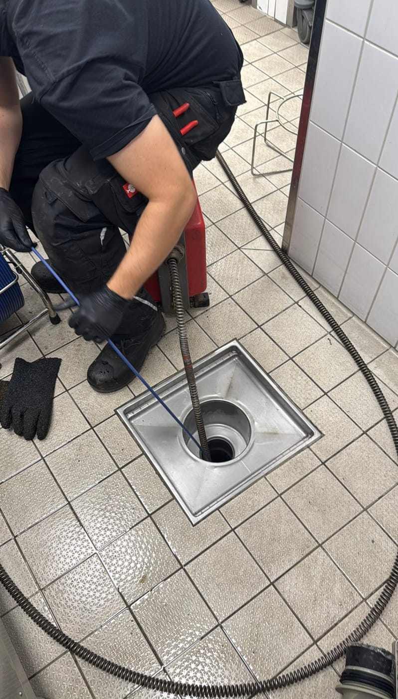 Bodenablauf reinigen
